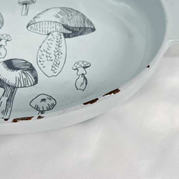 Vintage Block Hearthstone Cast Iron Oval Baking Dish With Mushroom Design - Picture 4 of 6